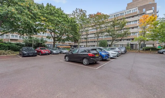 Недвижимость Yelverton Road: 1