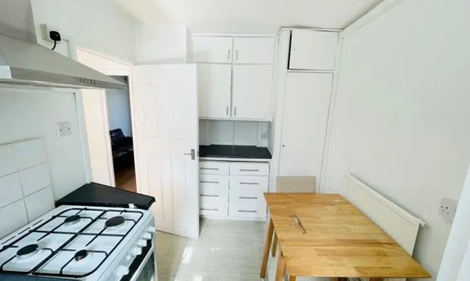 Недвижимость Donovan House, Cable Street: 13