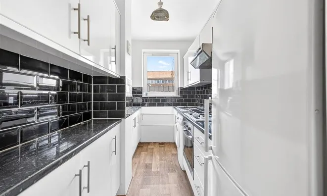 Недвижимость James Middleton House, Middleton Street: 10