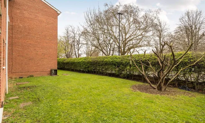 Недвижимость Sunninghill Court, Bollo Bridge Road: 2