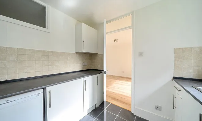 Недвижимость Sunninghill Court, Bollo Bridge Road: 4