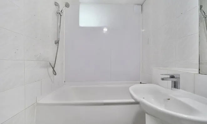 Недвижимость Sunninghill Court, Bollo Bridge Road: 6