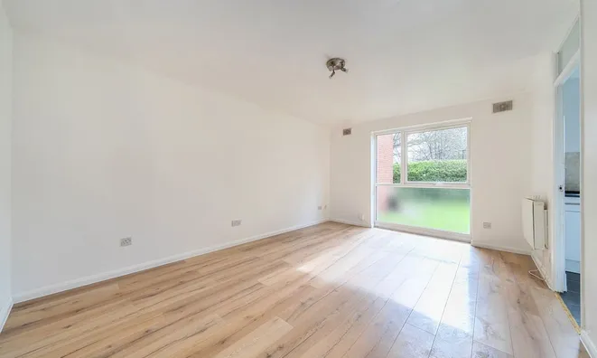 Недвижимость Sunninghill Court, Bollo Bridge Road: 10