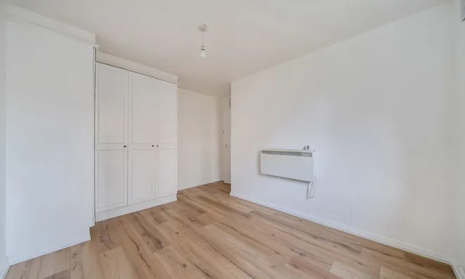 Недвижимость Sunninghill Court, Bollo Bridge Road: 12