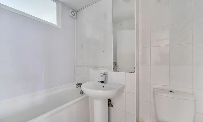 Недвижимость Sunninghill Court, Bollo Bridge Road: 16