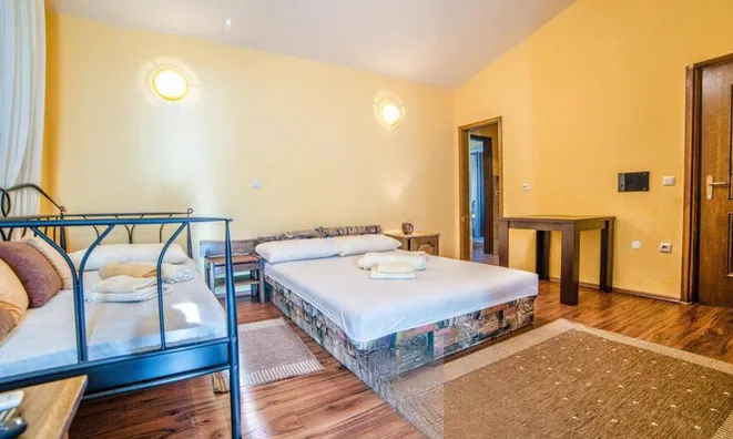 Недвижимость Семейный дом 715 м², Побри: 4