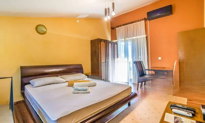 Недвижимость Семейный дом 715 м², Побри: 6