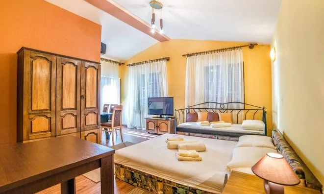 Недвижимость Семейный дом 715 м², Побри: 24