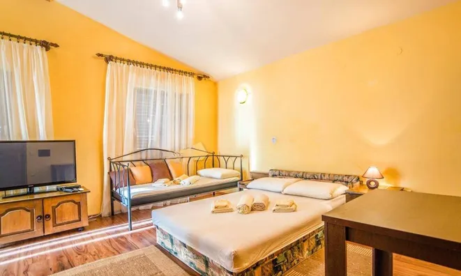 Недвижимость Семейный дом 715 м², Побри: 25