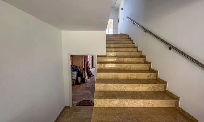 Недвижимость Семейный дом 438 м² в Побри: 15