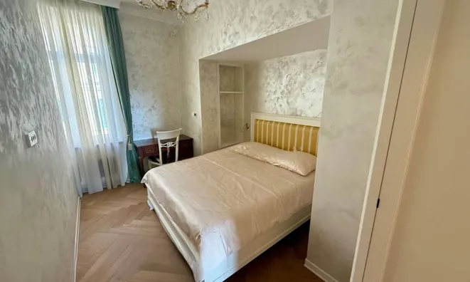 Недвижимость Трёхкомнатная квартира в центре: 12