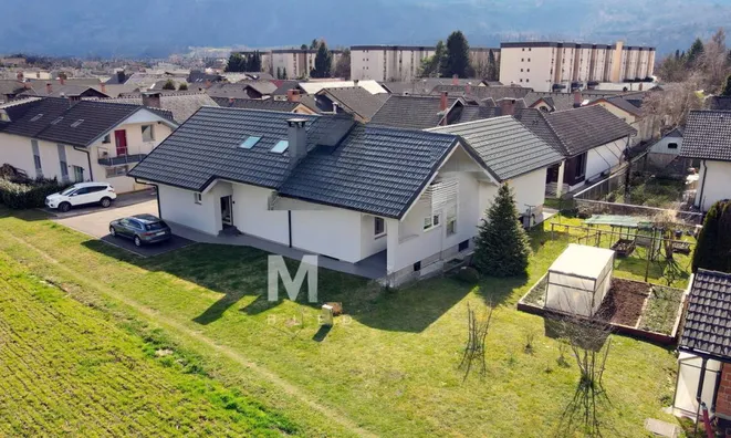 Недвижимость Двухэтажный дом Новая Радовлица: 2