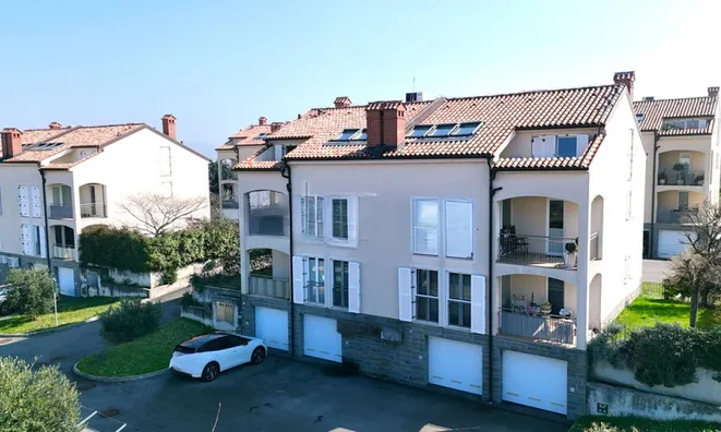 Недвижимость Квартира, 4-комнатная: 3