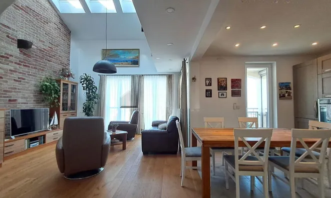 Недвижимость Квартира, 4-комнатная: 4