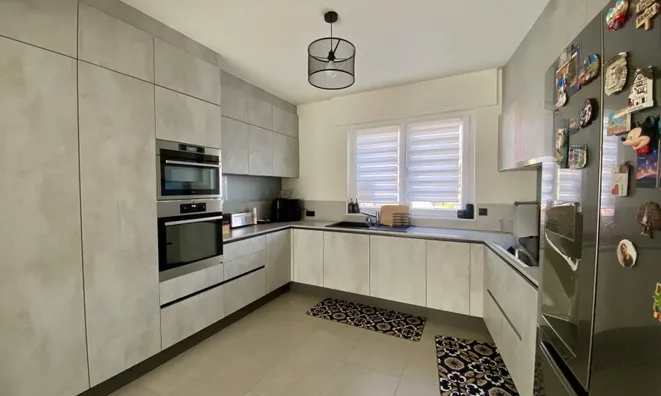 Недвижимость House 4 bedrooms for sale in Kayl: 4