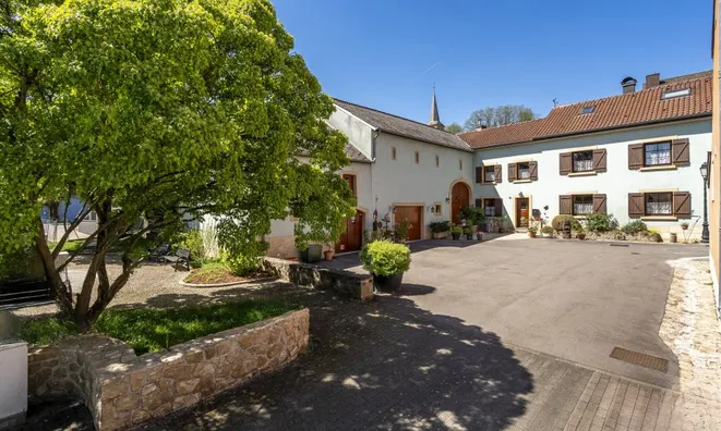 Недвижимость House 4 bedrooms for sale in Itzig: 1