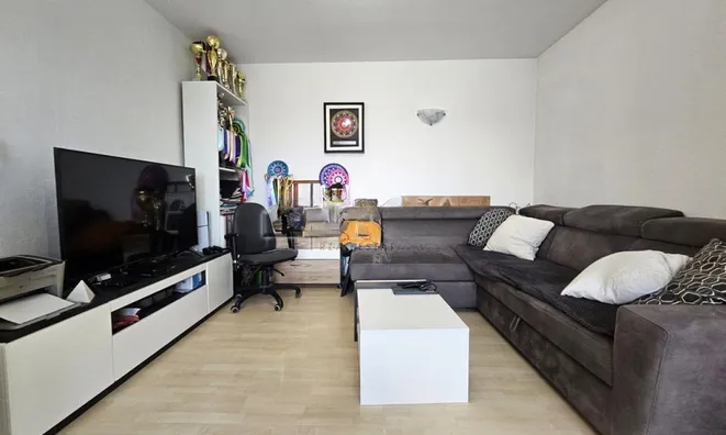 Недвижимость Квартира, 2 комнаты, Вич: 5