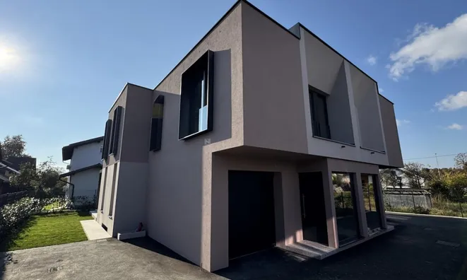 Недвижимость Двухэтажный дом Новый Рудник: 1