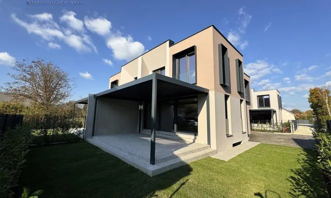 Недвижимость Двухэтажный дом Новый Рудник: 2