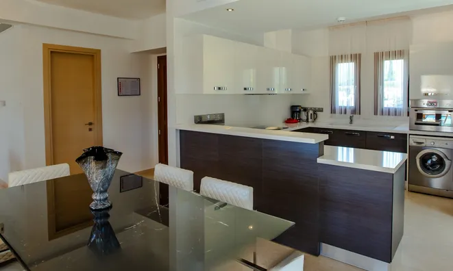 Недвижимость 3 Bedroom Villa For sale in Kouklia: 4