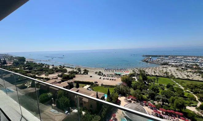 Недвижимость First line Sea View 3 Bedroom Apartment For Sale in Agios Tychonas,Limassol: 2