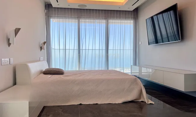 Недвижимость First line Sea View 3 Bedroom Apartment For Sale in Agios Tychonas,Limassol: 20