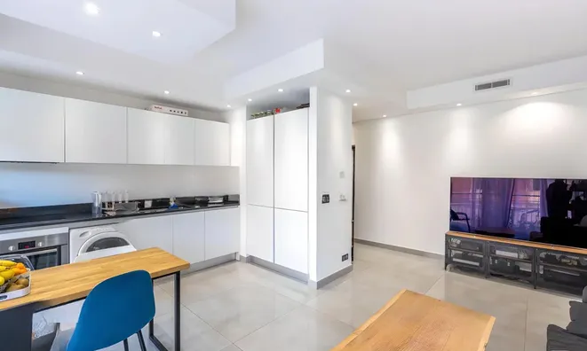 Недвижимость Apartment Monaco, Port: 3