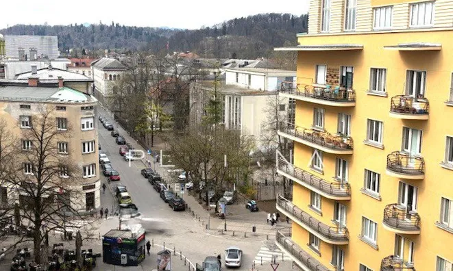 Недвижимость Квартира, 3 комнаты в центре: 1