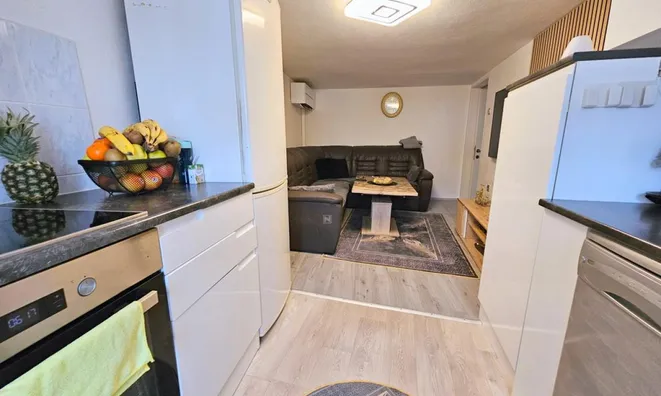 Недвижимость Однокомнатная квартира в Изоле: 3