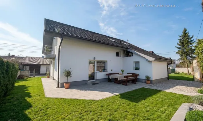 Недвижимость Дом, Поле: 1