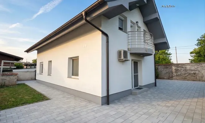 Недвижимость Дом, Поле: 3