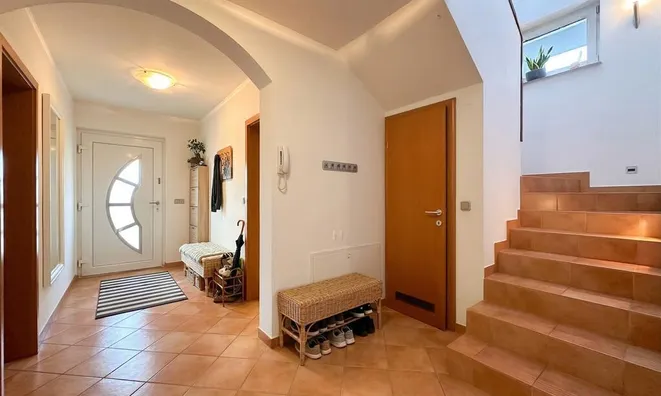 Недвижимость Дом, Поле: 5