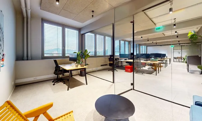 Недвижимость Офисное помещение в центре: 5