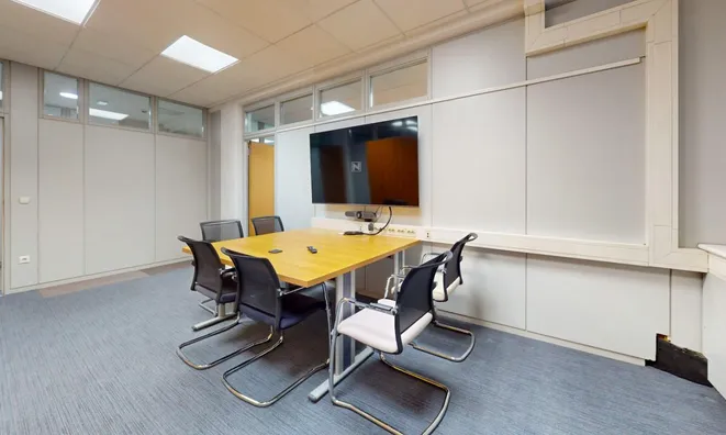 Недвижимость Офисное помещение в центре: 1