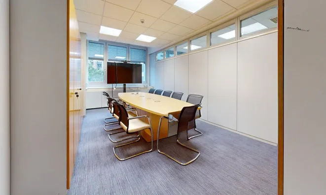 Недвижимость Офисное помещение в центре: 3