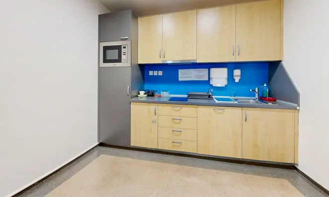 Недвижимость Офисное помещение в центре: 4