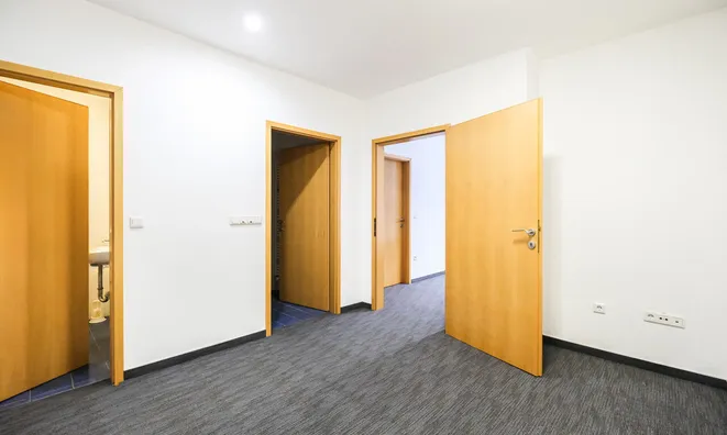 Недвижимость Офисное помещение в Ново Стегне: 8