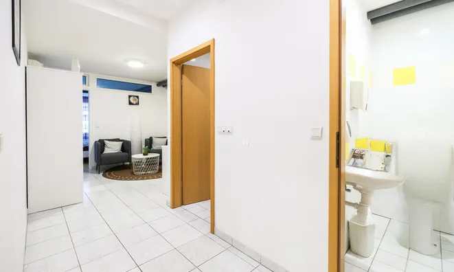 Недвижимость Офисное помещение в Ново Стегне: 12