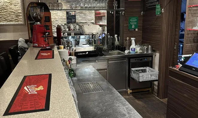 Недвижимость Торговое помещение Фужине: 3