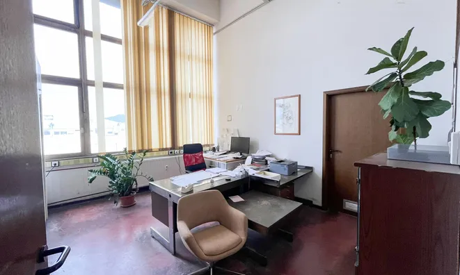 Недвижимость Коммерческое помещение Стегне: 12