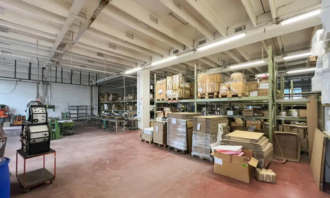 Недвижимость Коммерческое помещение Стегне: 18