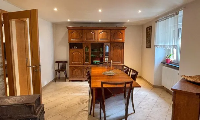 Недвижимость House 5 bedrooms for sale in Bavigne: 5