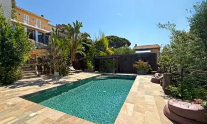 Недвижимость Villa Petit Juas: 2