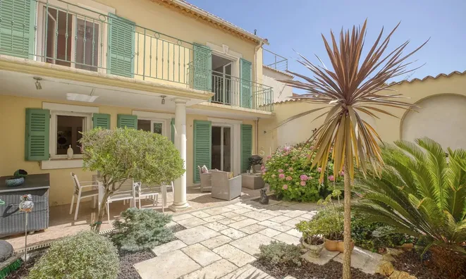 Недвижимость House in Cannes: 1