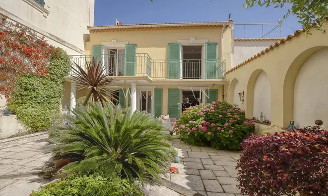 Недвижимость House in Cannes: 2
