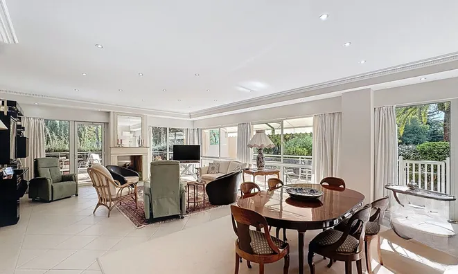 Недвижимость Villa Mandelieu: 1