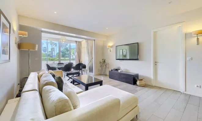 Недвижимость Villa Pointe Croisette: 2