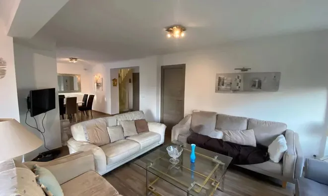 Недвижимость Villa Petit Juas: 2