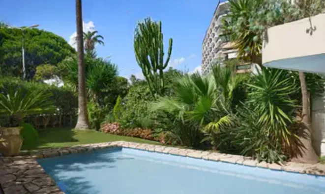 Недвижимость Villa Pointe Croisette: 2