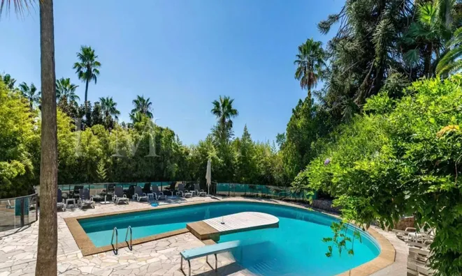 Недвижимость Villa Croix des Gardes: 11